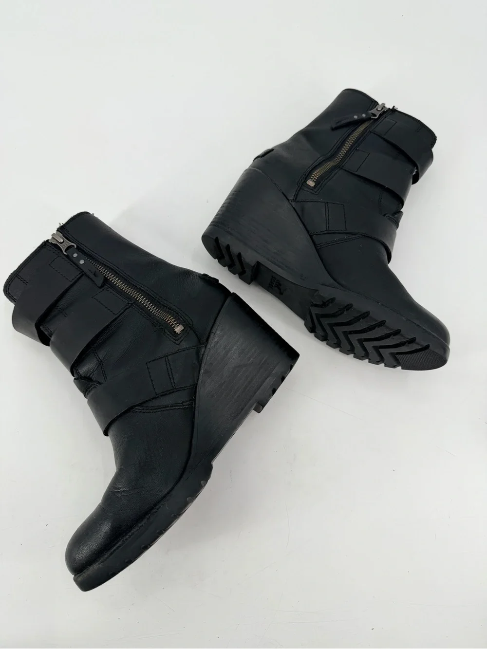 Sorel After Hours Size 8 Boots Black Leather Wedge Heel Biker Moto Fashion